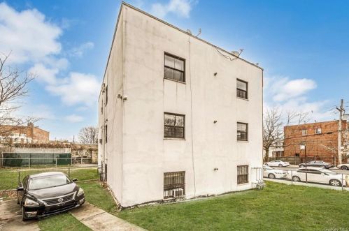 4175 Bronxwood Ave, Bronx NY 10466-4505 exterior