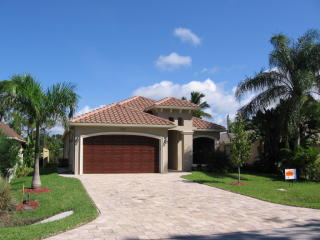 729 109th Ave, Naples, FL 34108-1811