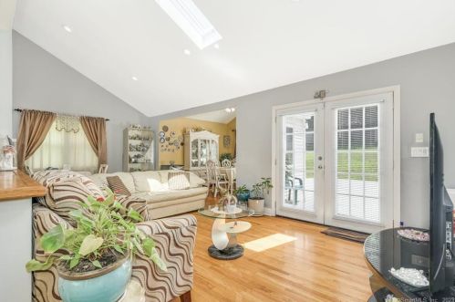 206 Richards Ave, Norwalk CT exterior