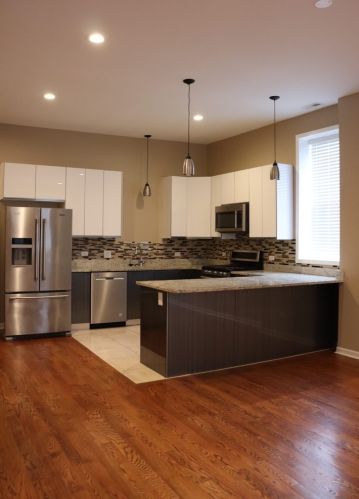 559 37th St, Chicago IL 60609-1063 exterior