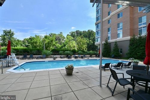 3101 Hampton Dr, Alexandria VA  22302-1513 exterior