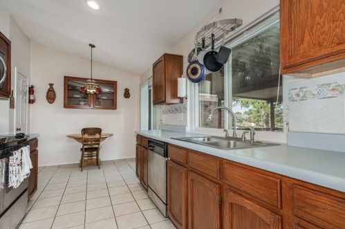 1311 Lakeshore Dr, Irving TX 75060-6675 exterior