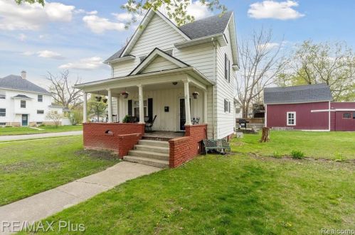 609 Monroe St, Lake Nepessing, MI 48446-2049