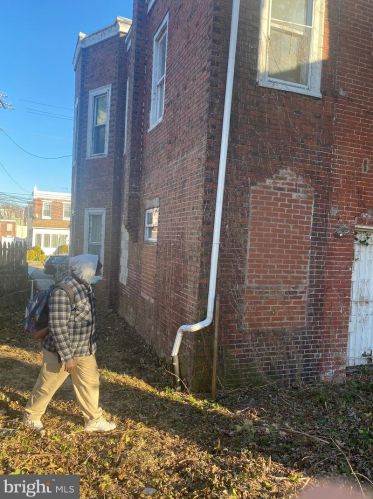 120 6 St, Darby PA 19023-2306 exterior