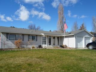 5805 Morningside Dr, Yakima, WA 98901-4358
