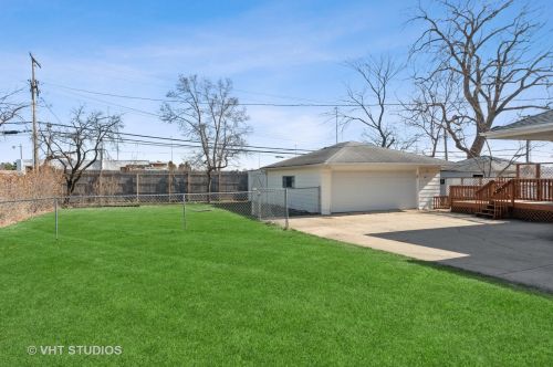 245 Kimbell Ave, Elmhurst IL 60126-1829 exterior