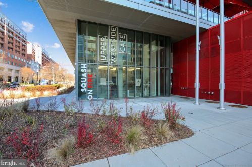 2201 L St, Washington DC  20037-1409 exterior