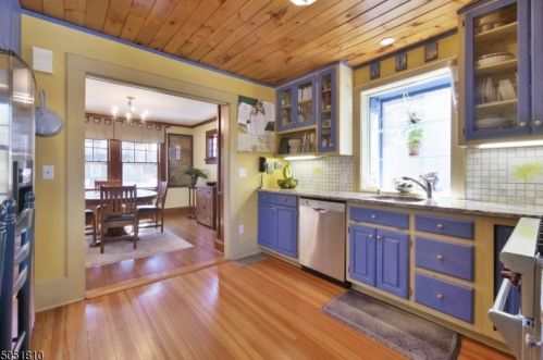 26 Harvard St, Montclair NJ 07042-5028 exterior