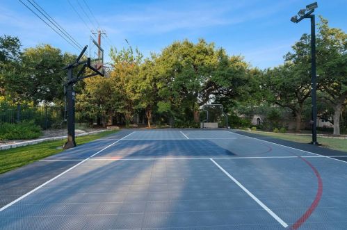 2209 Deleon Ct, Austin TX 78733-1629 exterior