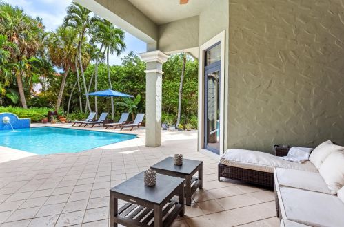 717 4 St, Boca Raton FL 33432-4107 exterior