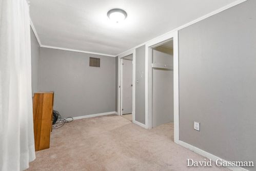 2386 Manahan Ave, Meskegon MI 49444-2666 exterior