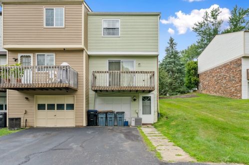 501 Bonnie Brae Dr, Moon Twp PA  15108-3851 exterior