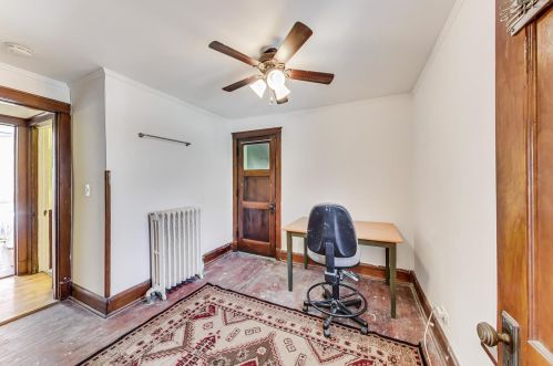 1818 Lunt Ave, Chicago IL 60645-3005 exterior