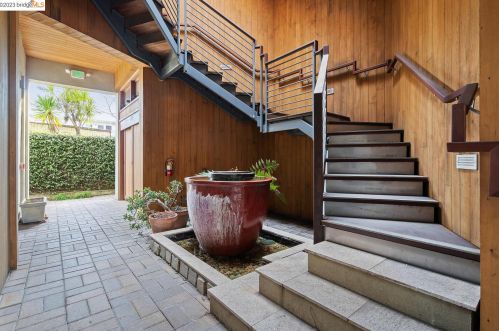 1010 Kains Ave, Berkeley, CA 94706-2208