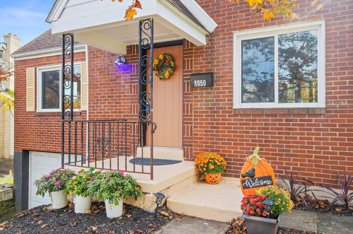 1050 Cox Pl, Pittsburgh, PA 15207-2054