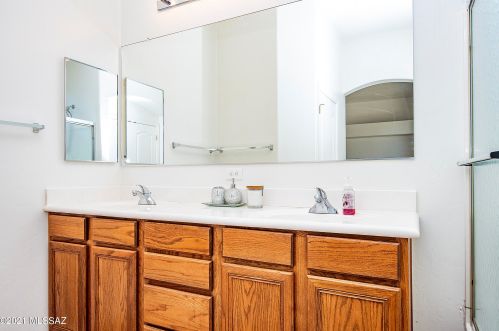 7972 Hawk Eagle Ct, Tucson AZ  85757-1643 exterior