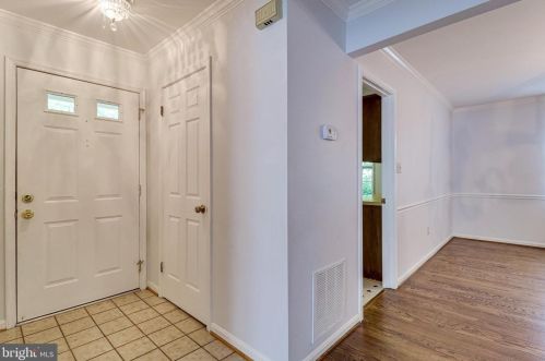 6088 Crown Royal Cir, Alexandria, VA 22310-1747