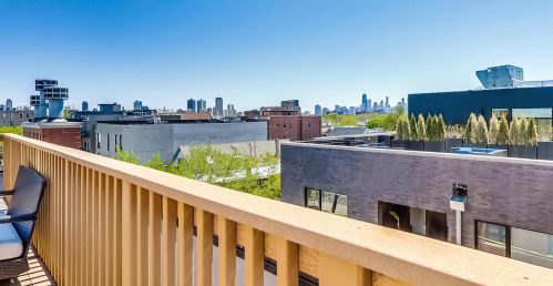 3214 Southport Ave, Chicago IL  60657-3204 exterior