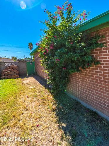 1117 Lind St, Tucson, AZ 85705-3463