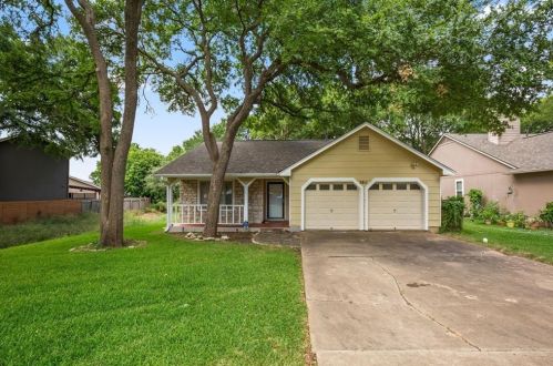 2811 Firecrest Dr, Austin, TX 78748-5127