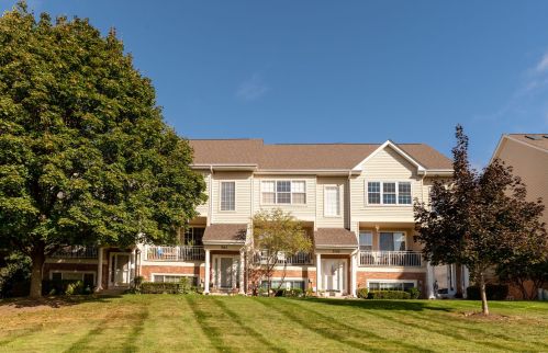 557 Pheasant Trl, Saint Charles, IL 60174-8845