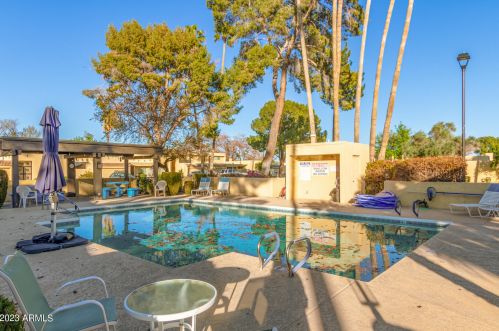 6212 22nd Ave, Phoenix AZ  85015-1903 exterior