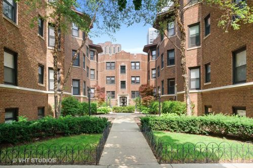 530 Cornelia Ave, Chicago, IL 60657-2742