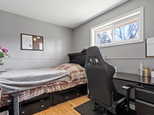 220 Michelson Rd, Rochester MI 48307-5335 exterior