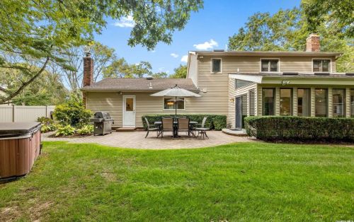 48 Cedar Rdg Ln, Huntington Station NY 11746-7941 exterior