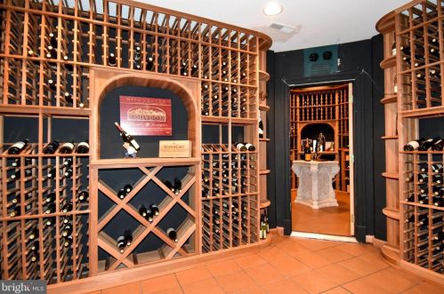 11300 Glen Rd, Rockville MD 20854-1849 exterior