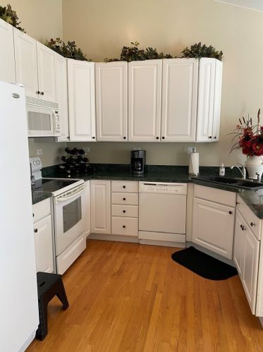 665 Barlina Rd, Bull Valley IL 60014-8451 exterior