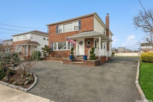 42 Gibson Blvd, Valley Stream, NY 11581-2073