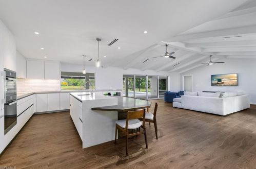 1940 Empress Ct, Naples FL 34110-8141 exterior