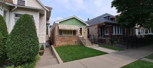 2953 Washtenaw Ave, Chicago IL  60618-7818 exterior