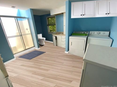 151 Salem Rd, Ridgefield CT 06877-3122 exterior