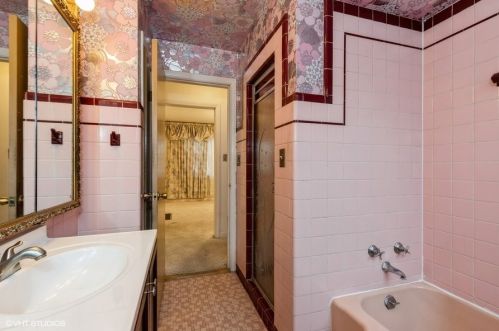 3322 Catalpa Ave, Chicago IL 60625-2275 exterior