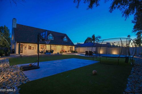 902 Claremont St, Phoenix AZ  85013-1360 exterior