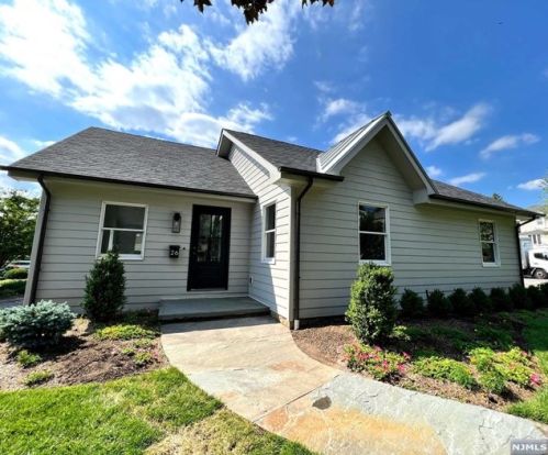 26 Bogert St, Closter NJ  07624-3015 exterior