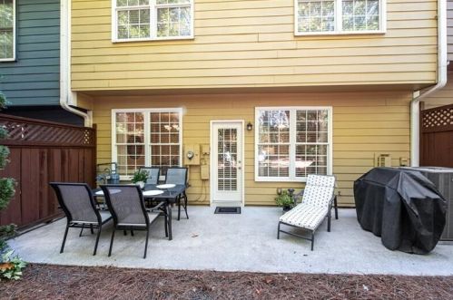 2399 Meadow Falls Ln, Duluth GA 30097-4086 exterior