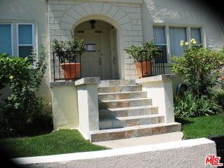 1119 Cloverdale Ave, Los Angeles CA  90019-6744 exterior