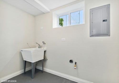 352 91st St, Chicago IL 60619-7427 exterior