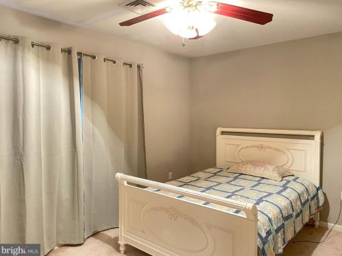 142 Merlin Dr, Hummelstown PA exterior