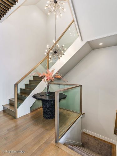 1857 Orch St, Chicago IL 60614-5109 exterior