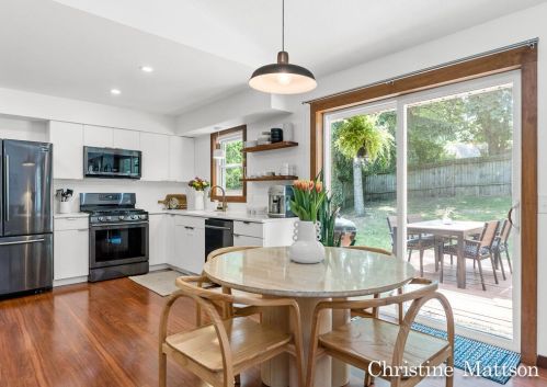 1233 Kreiser Ter, Grand Rapids MI 49506-4082 exterior