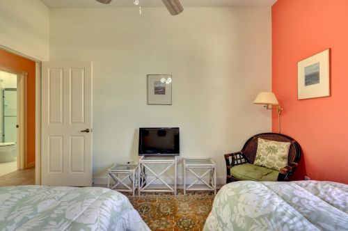 1553 Amherst Dr, Fort Pierce FL 34986-2413 exterior