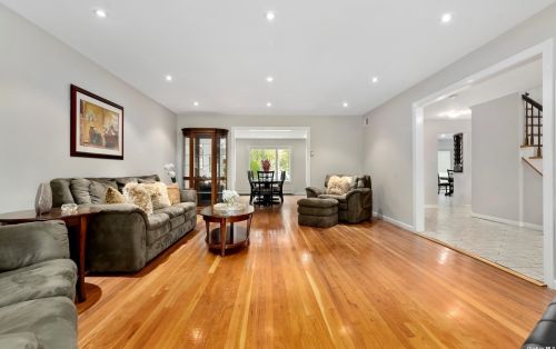 26 Dryden Way, Commack NY 11725-1927 exterior