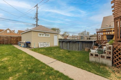 6424 Keeler Ave, Chicago IL 60652-3614 exterior