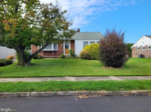 2148 Lee Ln, Chester, PA 19014-2214