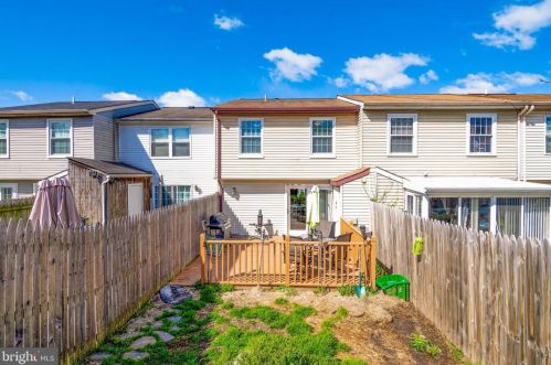 6463 Lacrosse Ln, Glen Burnie MD 21061-8823 exterior