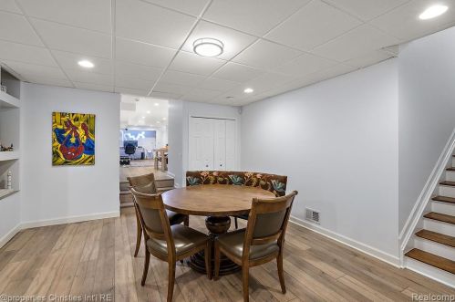 1174 Lakeside Dr, Bham MI 48009-1381 exterior